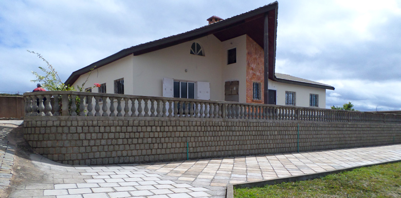 Villa basse T4 neuve 450m², Ambatobe, M250516