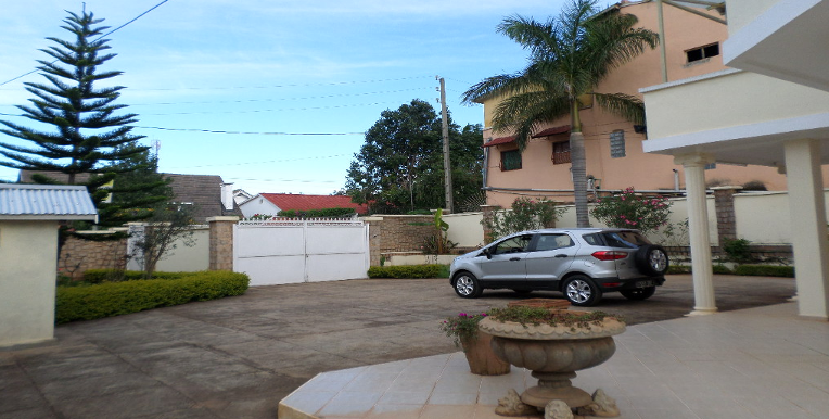 Villa T10 300m², Ambatobe, ML2941