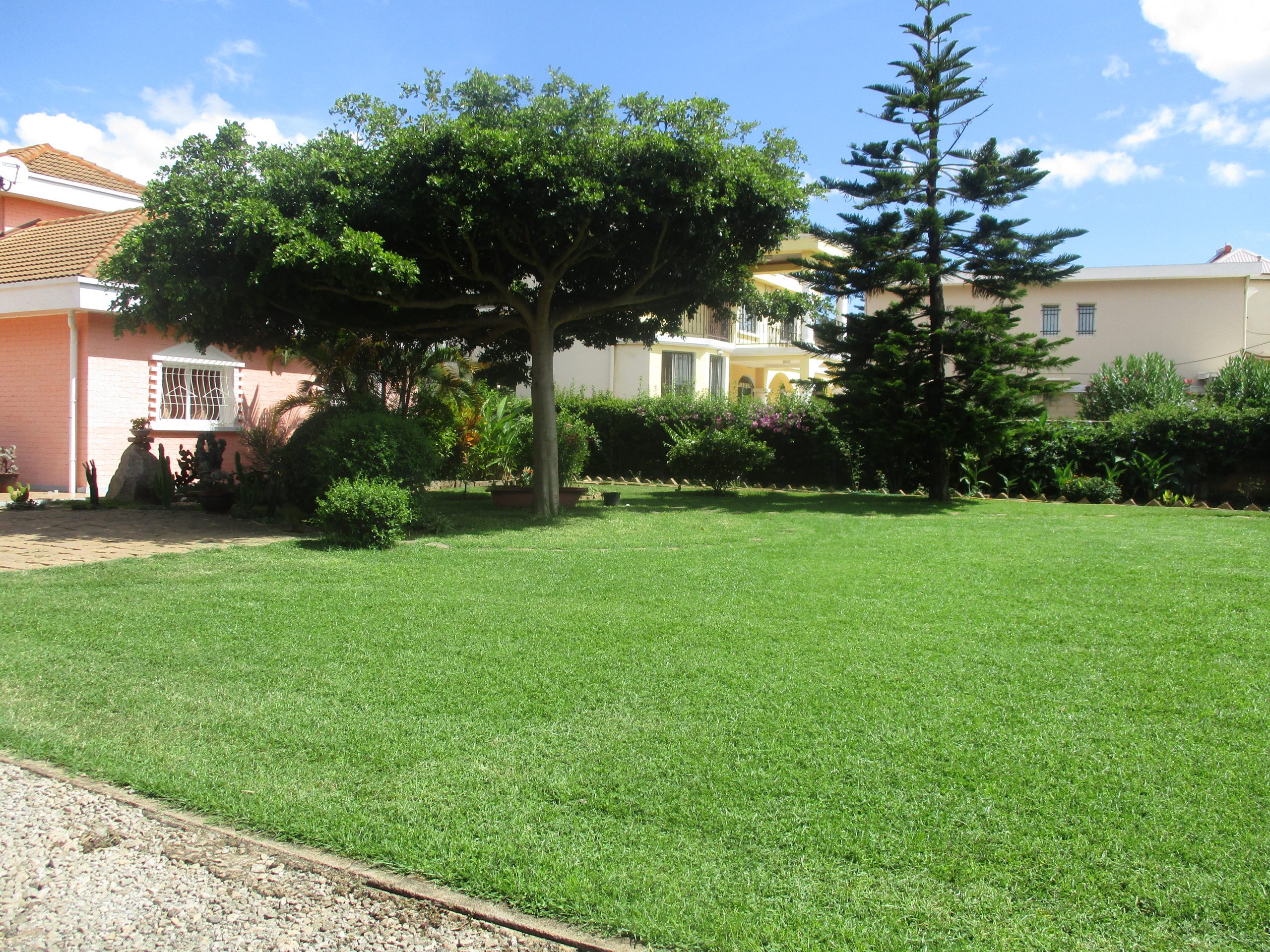 Villa basse, T4, 135 m2, Ambohitrarahaba, ML 3622