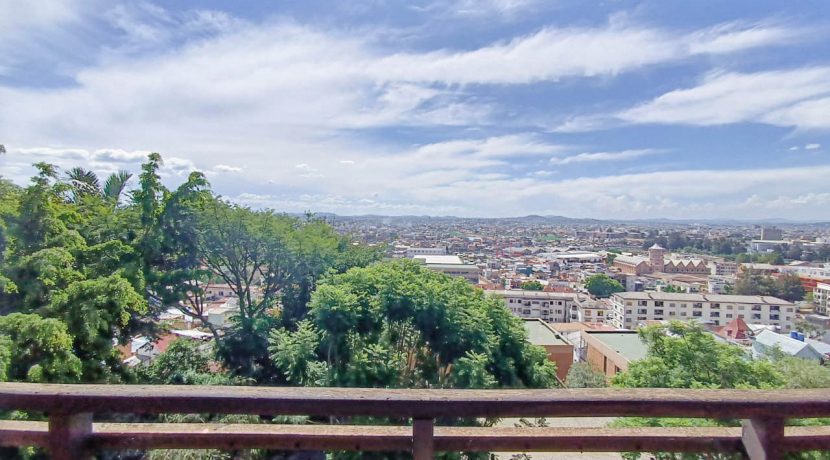 e8b3fe05-c9f9-4598-a7f2-a85163e03a11