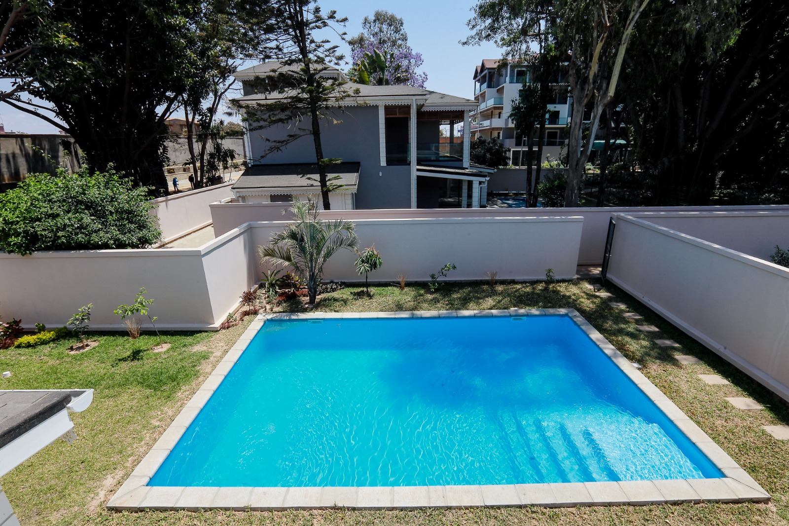 Villas neuves de standing, F5, 280 m2, Proche Centre Ville, ML 4328