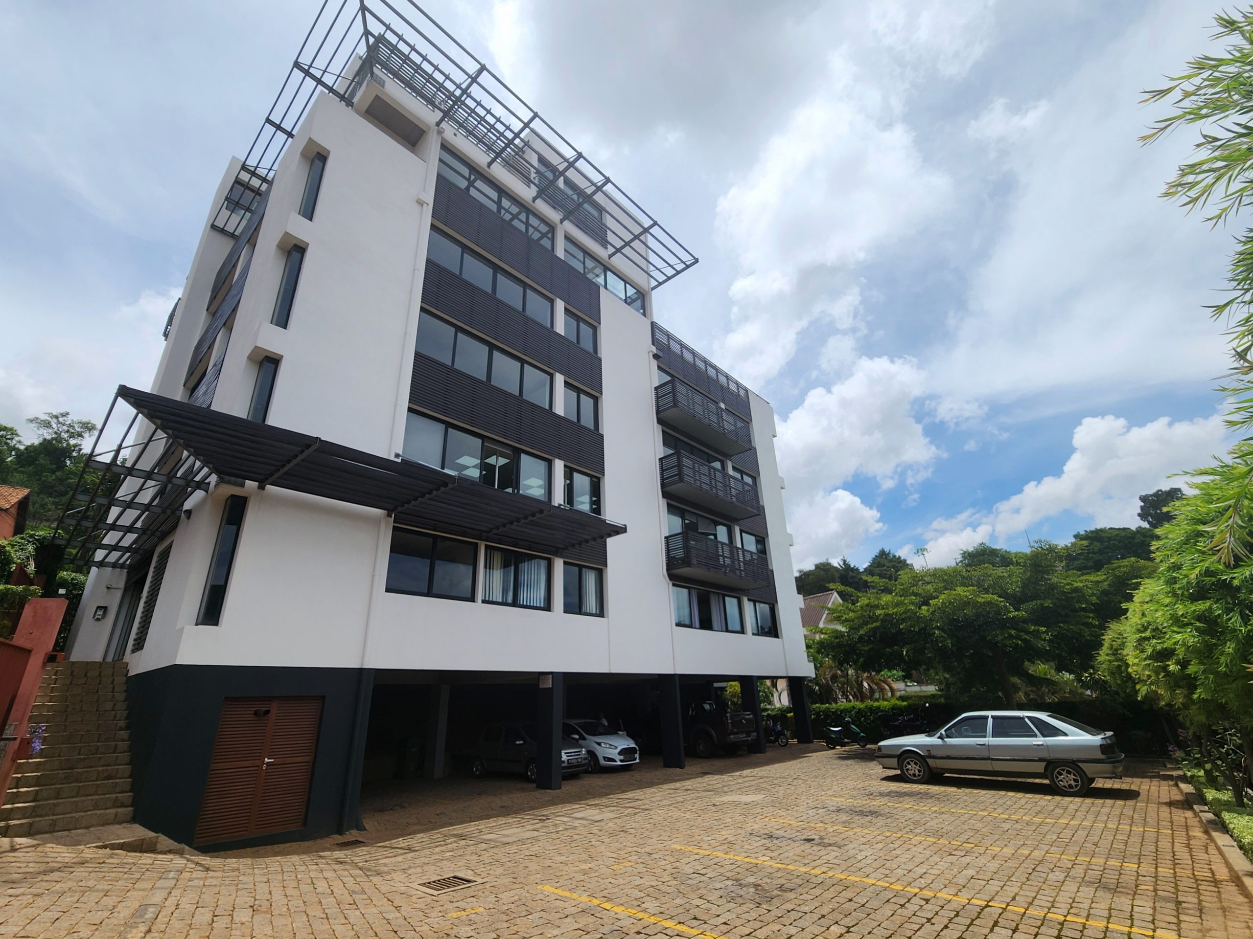 Bureau, à l&rsquo;étage, 125 m2, Andrainarivo, LC 3502